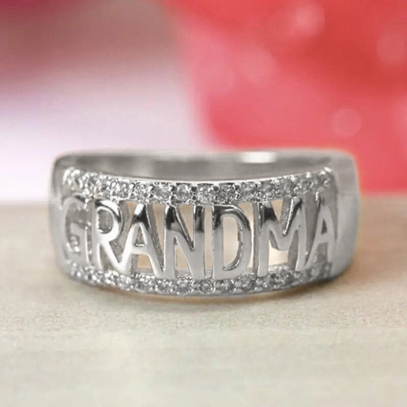 Three-row Combination Geometric Round Four-claw Inlaid Ring