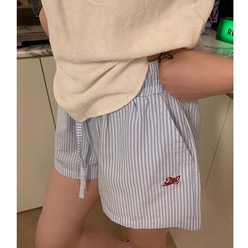 Blue Color With Pinky White Flowers Vertical Striped Hot Pants Women's Wide Leg Shorts Success Active