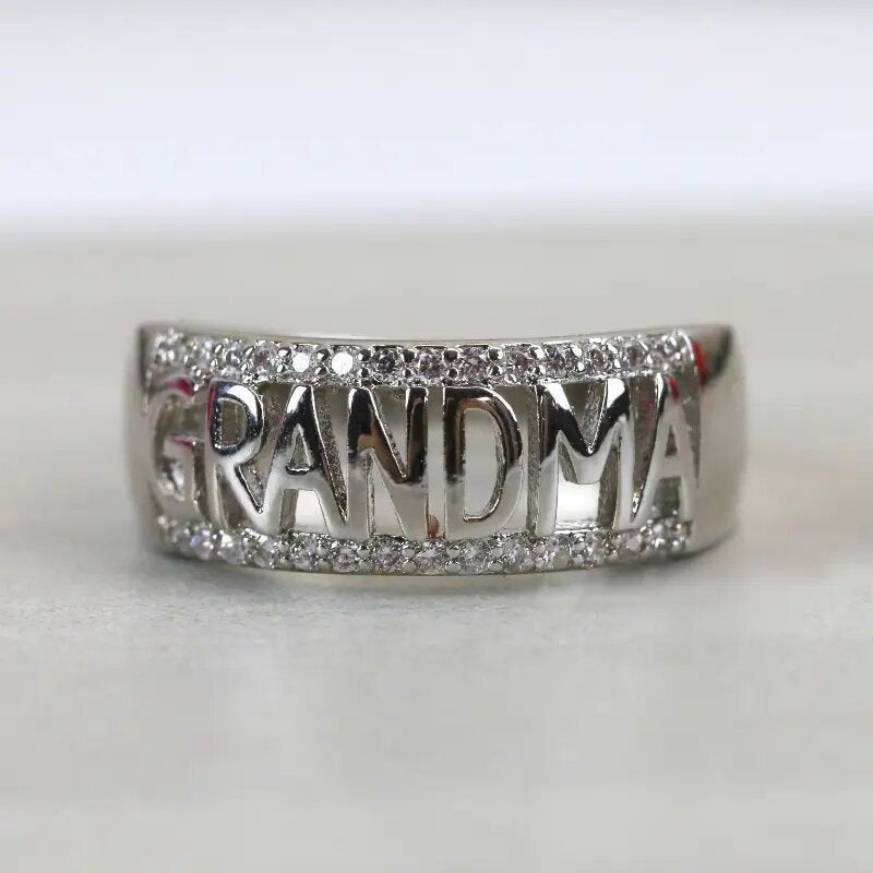 Three-row Combination Geometric Round Four-claw Inlaid Ring