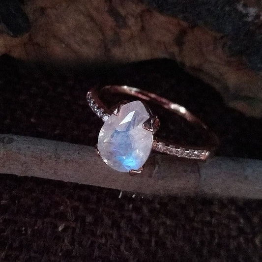Simple Fashion Ring Inlaid With Natural Gemstone