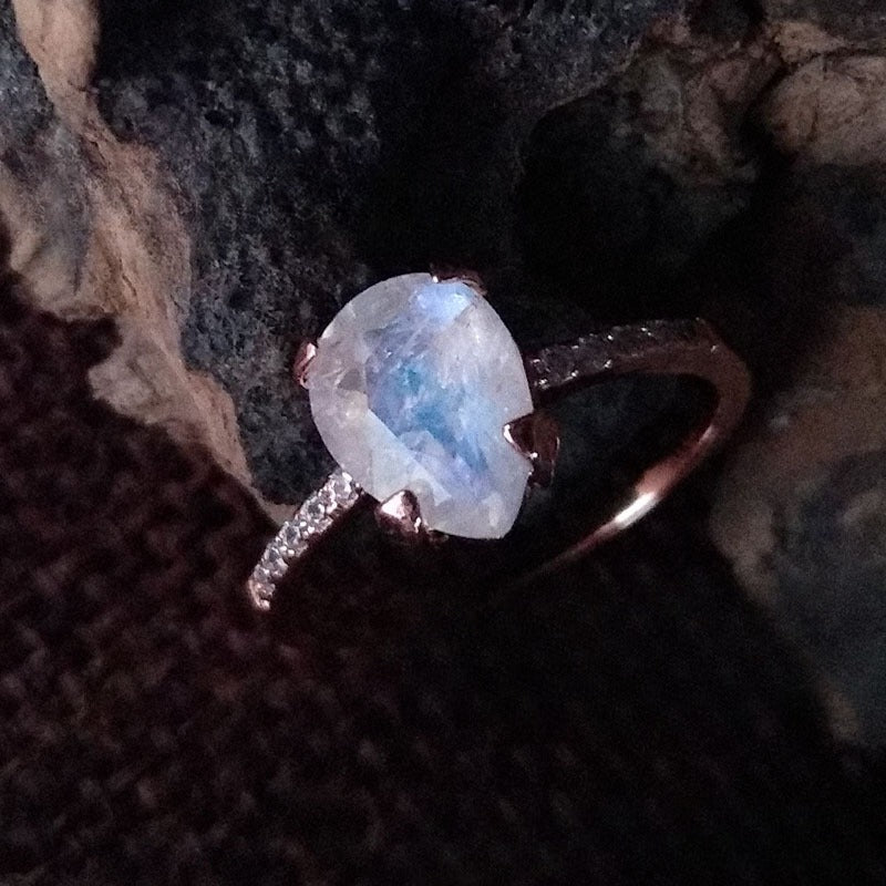Simple Fashion Ring Inlaid With Natural Gemstone